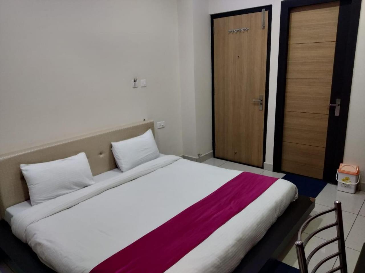 Hotel Reyansh Tanakpur 外观 照片