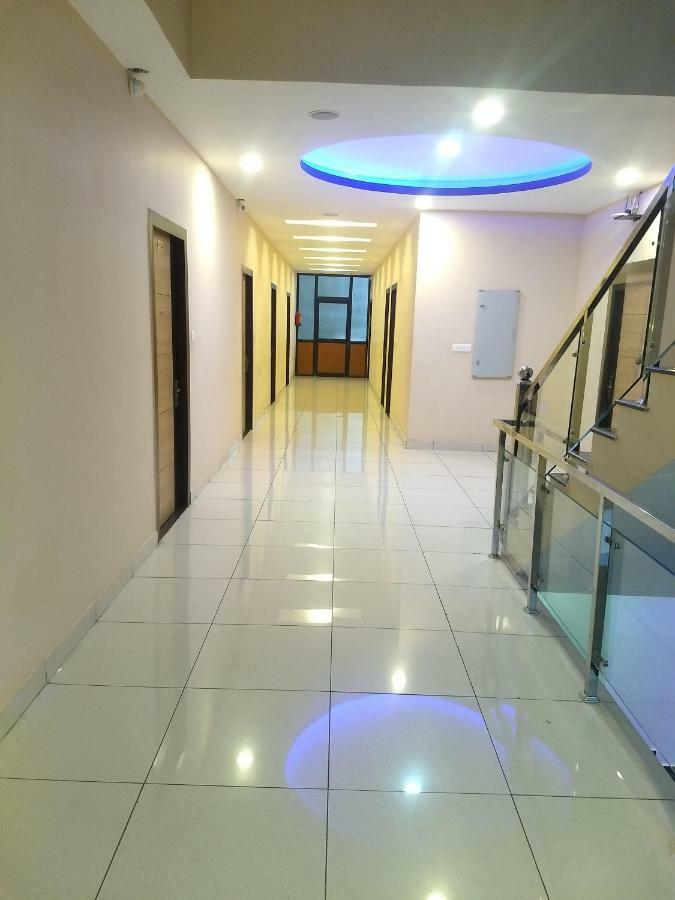 Hotel Reyansh Tanakpur 外观 照片